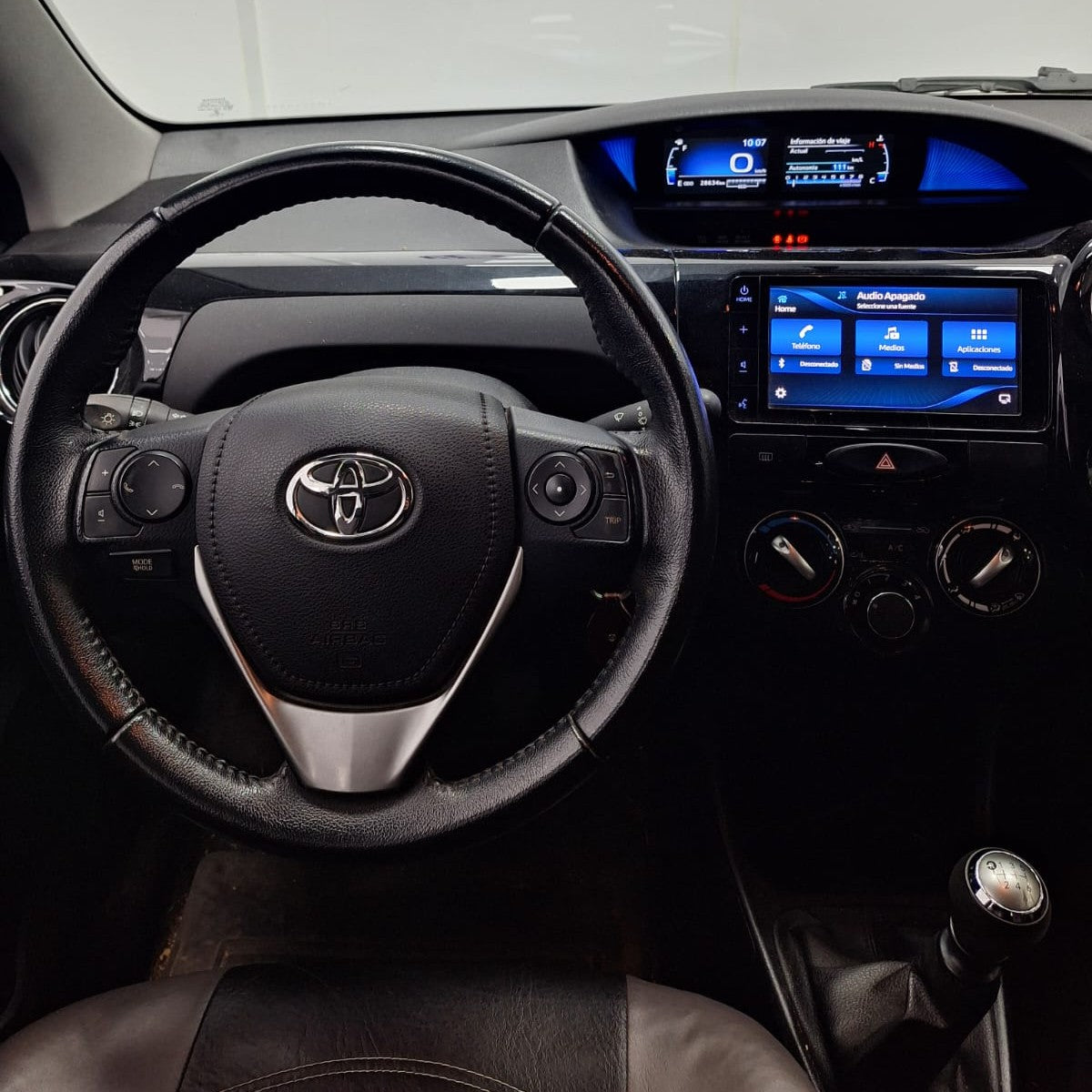 TOYOTA ETIOS XLS 1.5 MT – 2020 – 28000 KMS