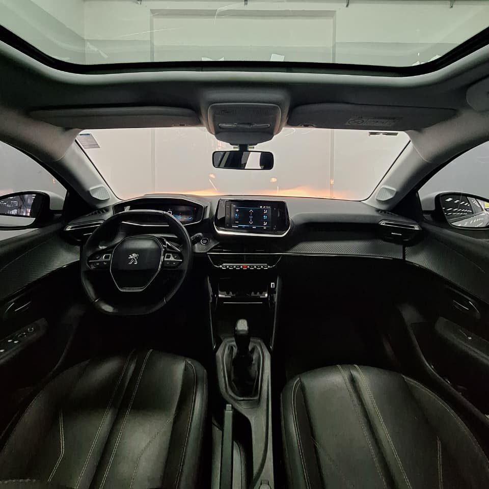 PEUGEOT 208 ALLURE – 2021 – 87000 KM