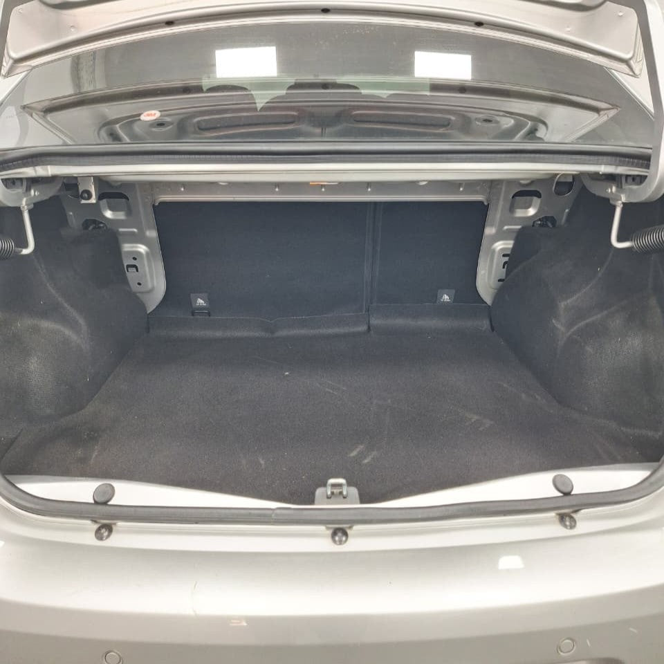 RENAULT LOGAN INTENSE - 2021 - 138.000 KMS - Belacar