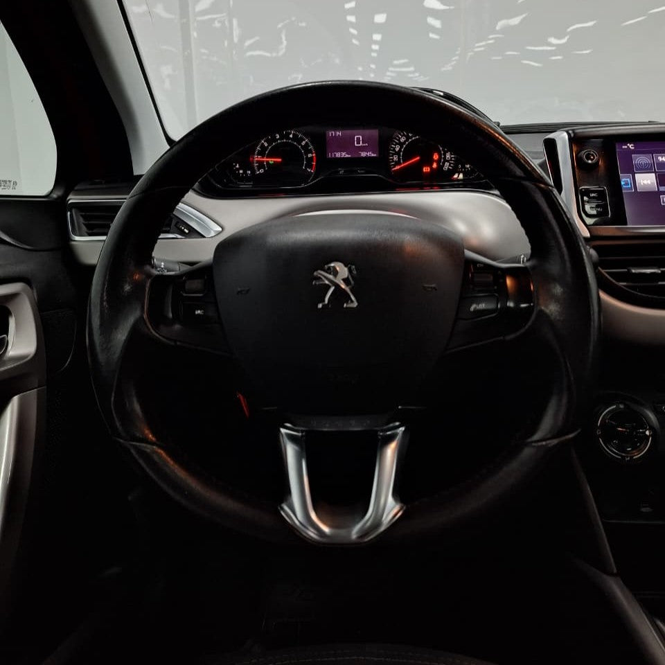 PEUGEOT 208 ALLURE TOUCHSCREEN – 2016 – 117000 KM