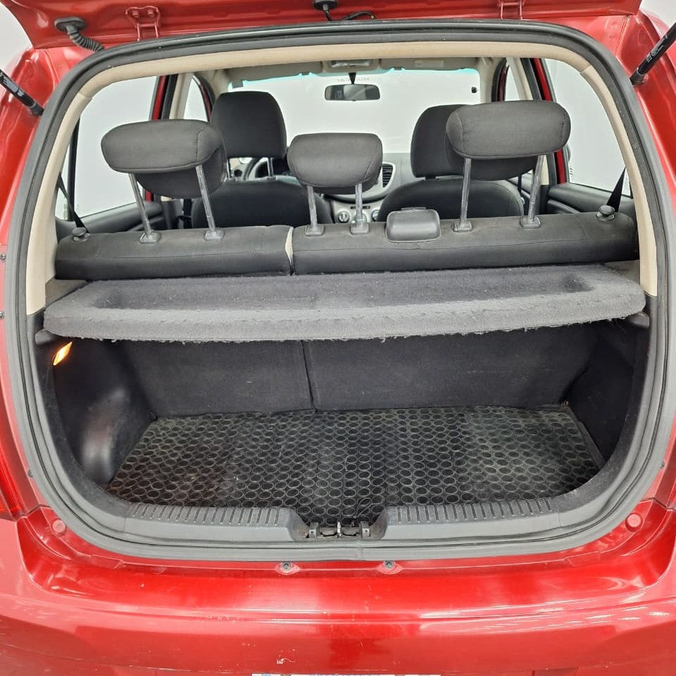 HYUNDAI I10 GLS AT – 2014 – 153.000 KMS