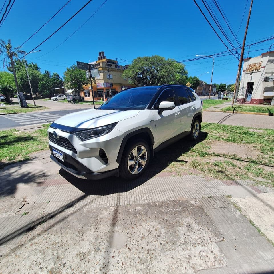 TOYOTA RAV 4 HYBRID – 2019 –116000 KMS