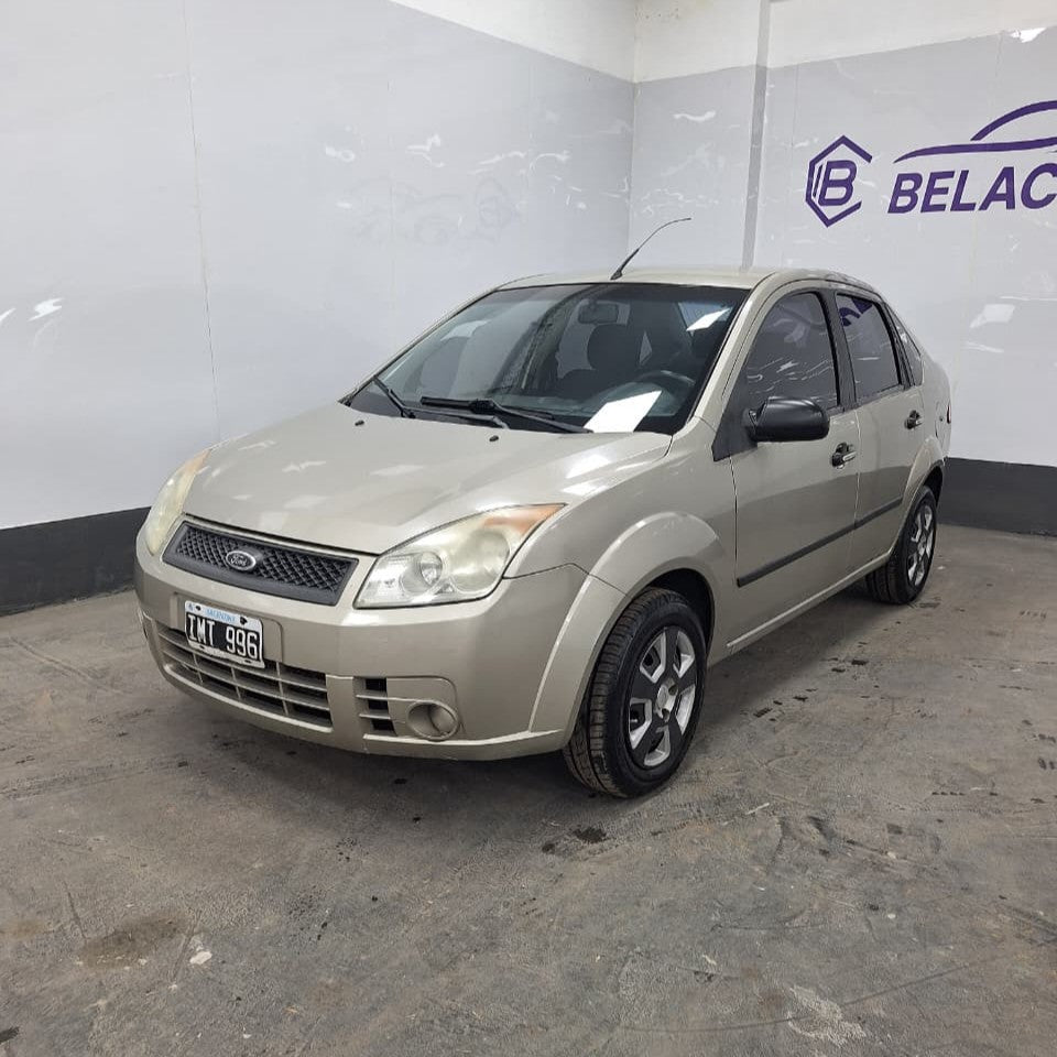 FORD FIESTA MAX 1.6L - 2010 - 193.000 KMS - Belacar