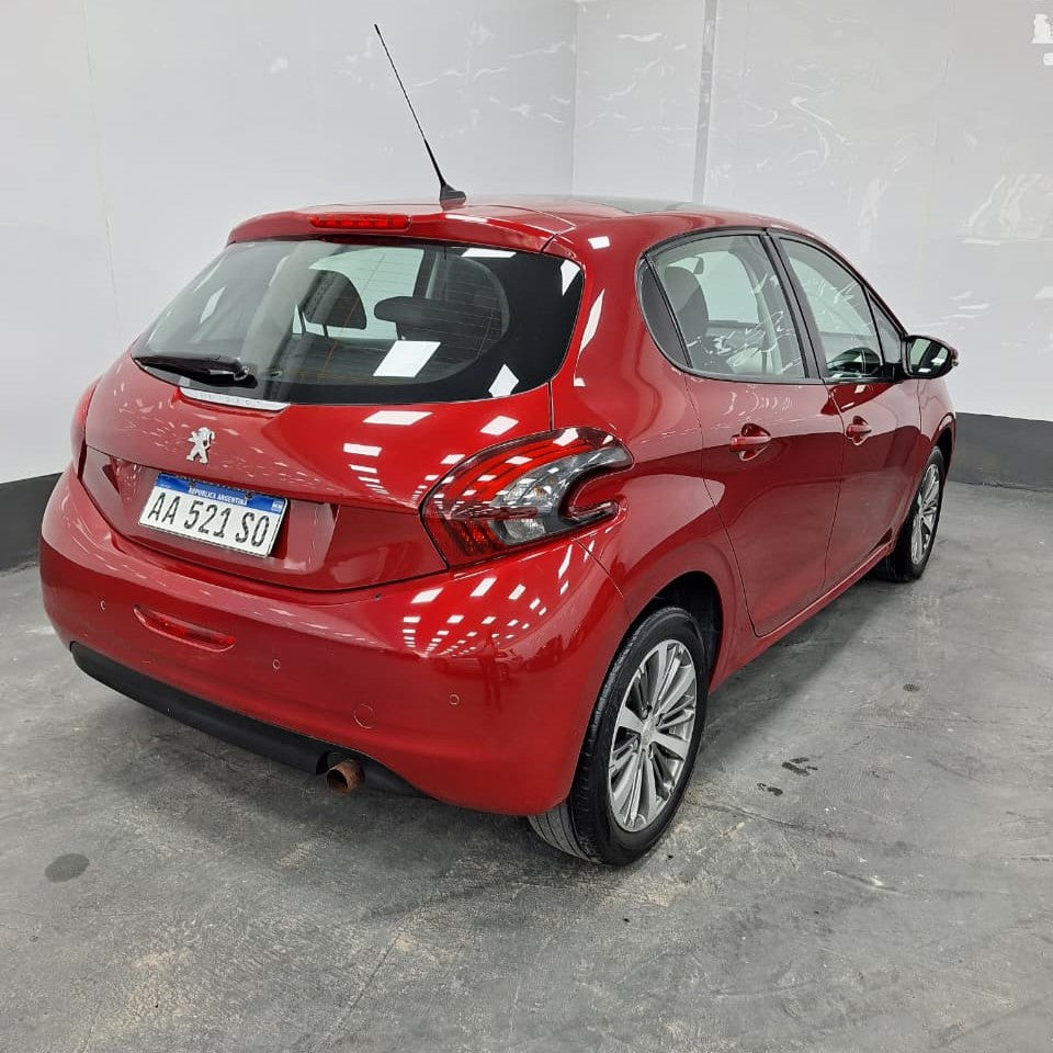 PEUGEOT 208 ALLURE TOUCHSCREEN – 2016 – 117000 KM