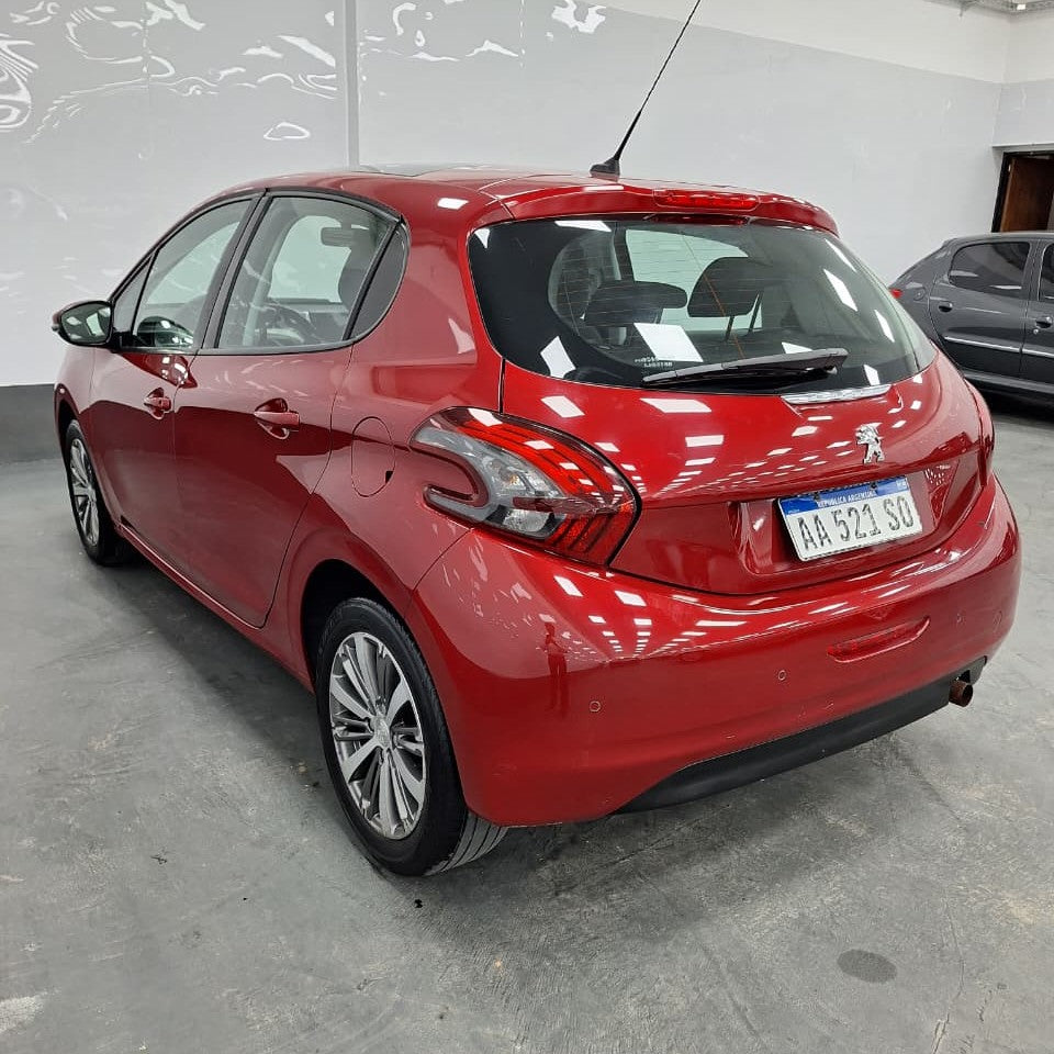 PEUGEOT 208 ALLURE TOUCHSCREEN – 2016 – 117000 KM