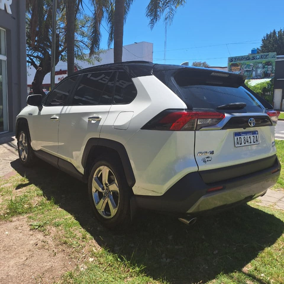 TOYOTA RAV 4 HYBRID – 2019 –116000 KMS