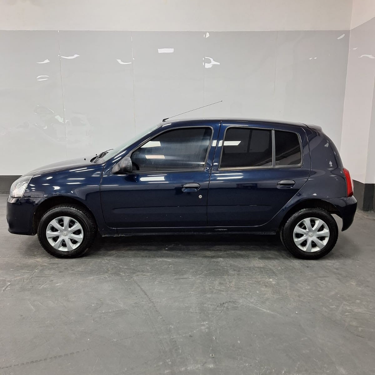 RENAULT CLIO MIO CONFORT - 2015 - 179.000 KMS - Belacar