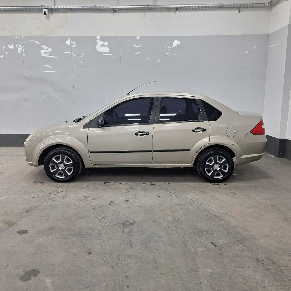 FORD FIESTA MAX 1.6L - 2010 - 193.000 KMS - Belacar