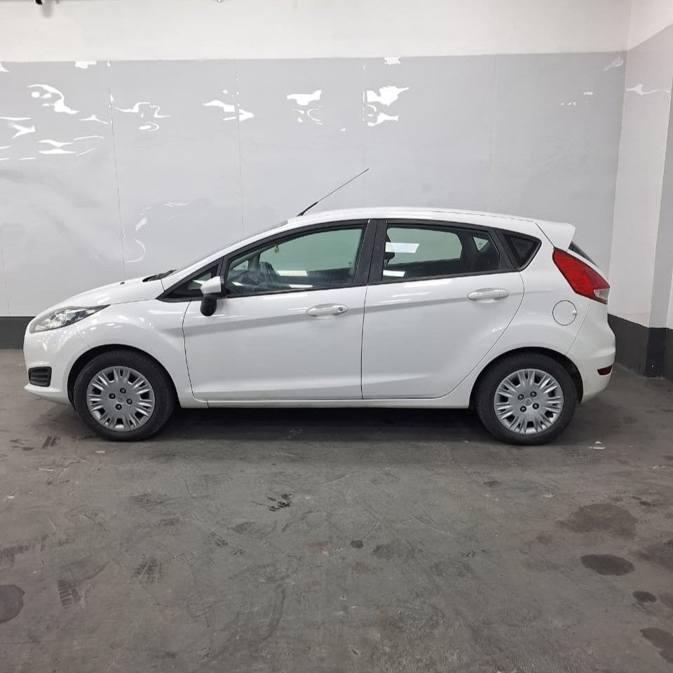 FORD FIESTA S 1.6L - 2015 - 135.000 KMS - Belacar