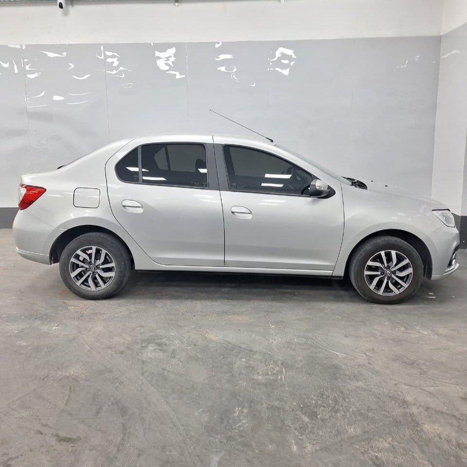 RENAULT LOGAN INTENSE - 2021 - 138.000 KMS - Belacar