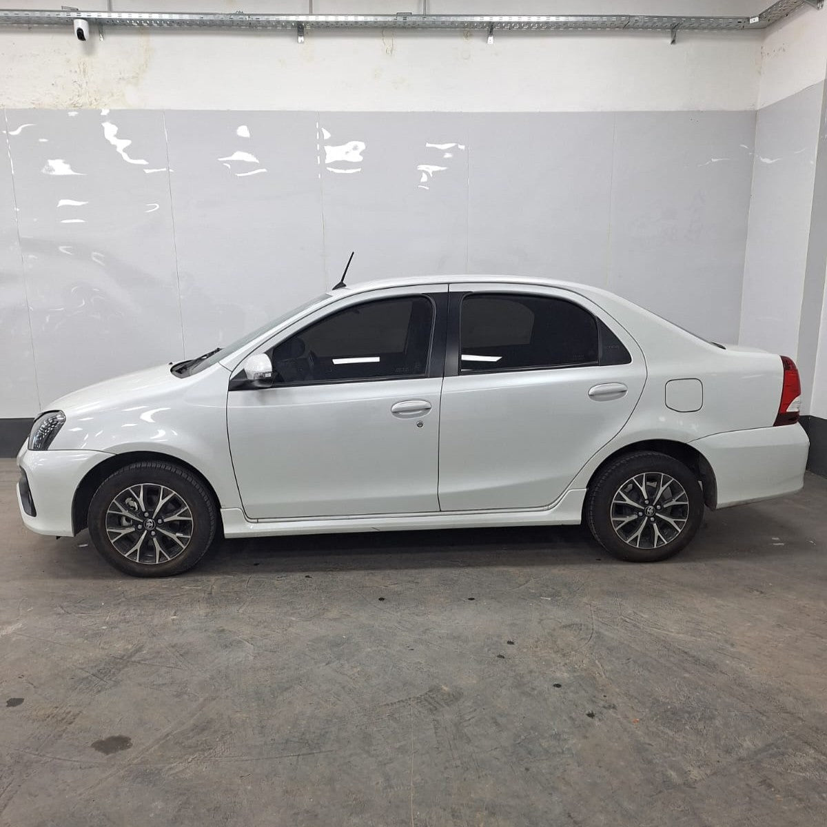 TOYOTA ETIOS XLS 1.5 MT – 2020 – 28000 KMS