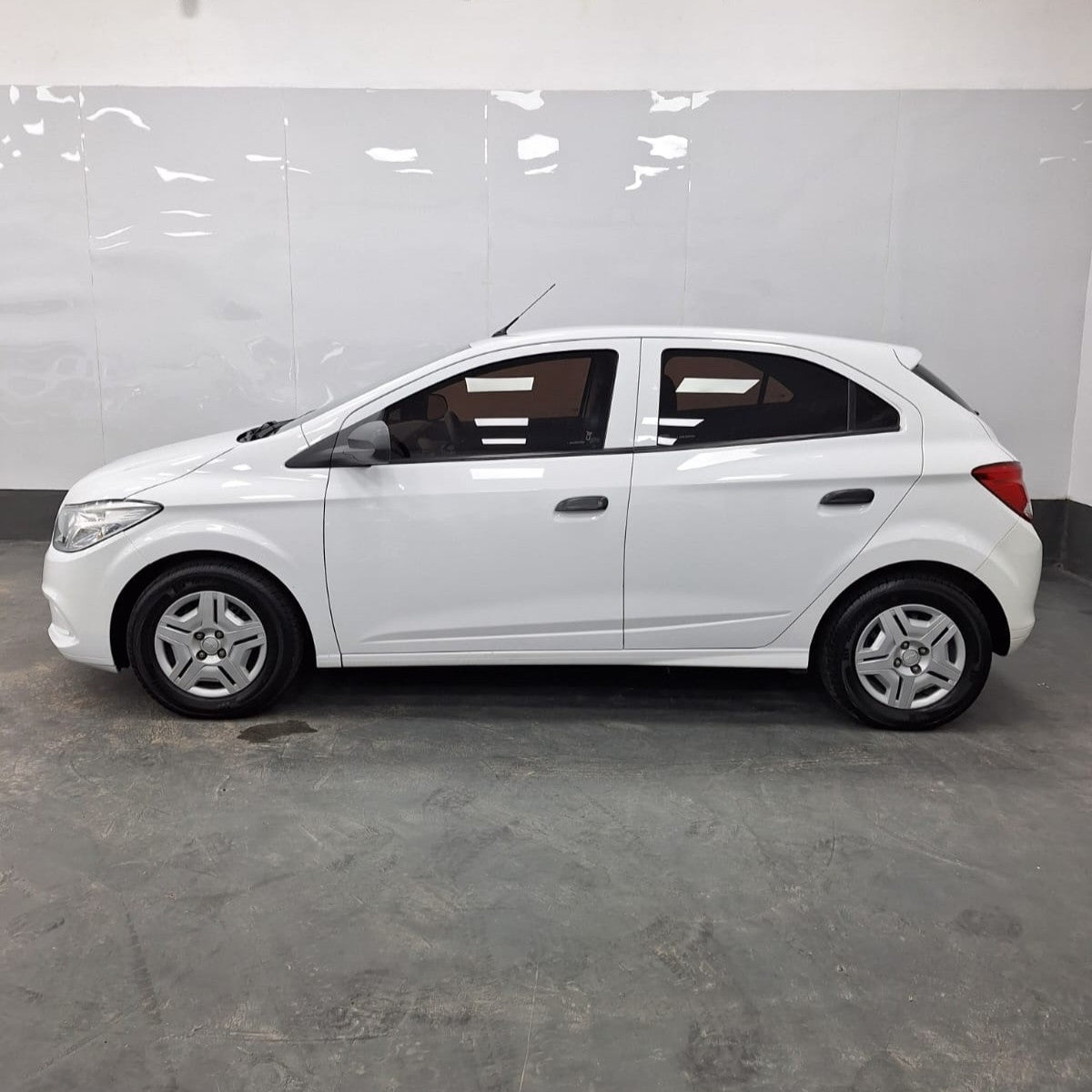 CHEVROLET ONIX JOY LS+ - 2018 - 117.000 KMS - Belacar