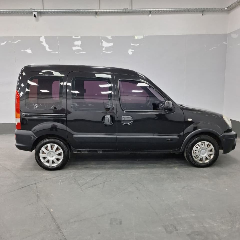 OFERTA KANGOO AUTHENTIQUE PLUS 2011 - 289000 KMS - Belacar