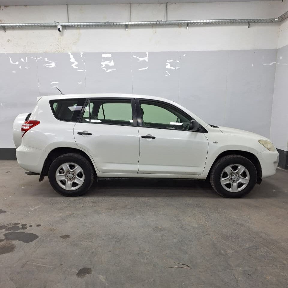 TOYOTA RAV4 4 2.4 AT - 2013 - 247000 KM