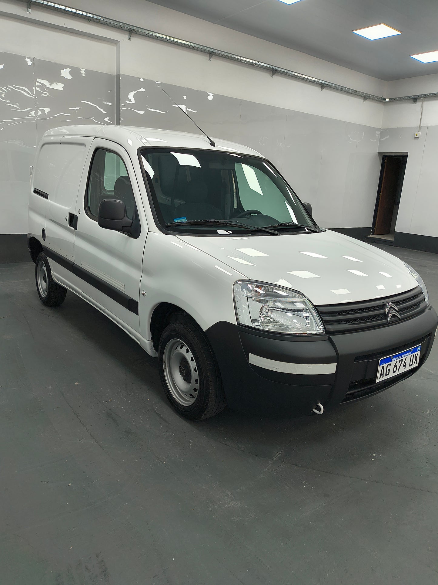 CITROEN BERLINGO FURGON HDI - 2024 - 24.000 KMS - Belacar