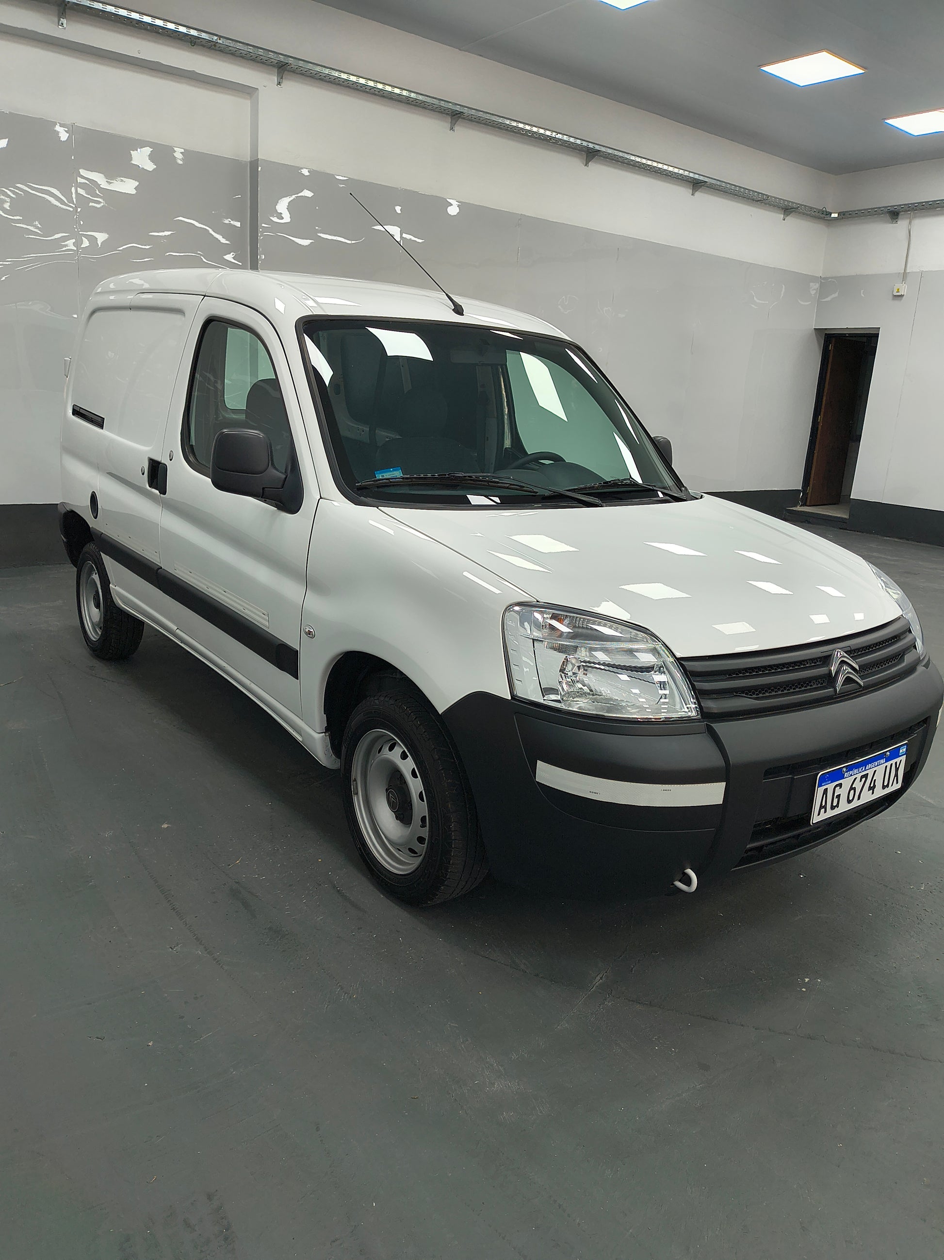 CITROEN BERLINGO FURGON HDI - 2024 - 24.000 KMS - Belacar