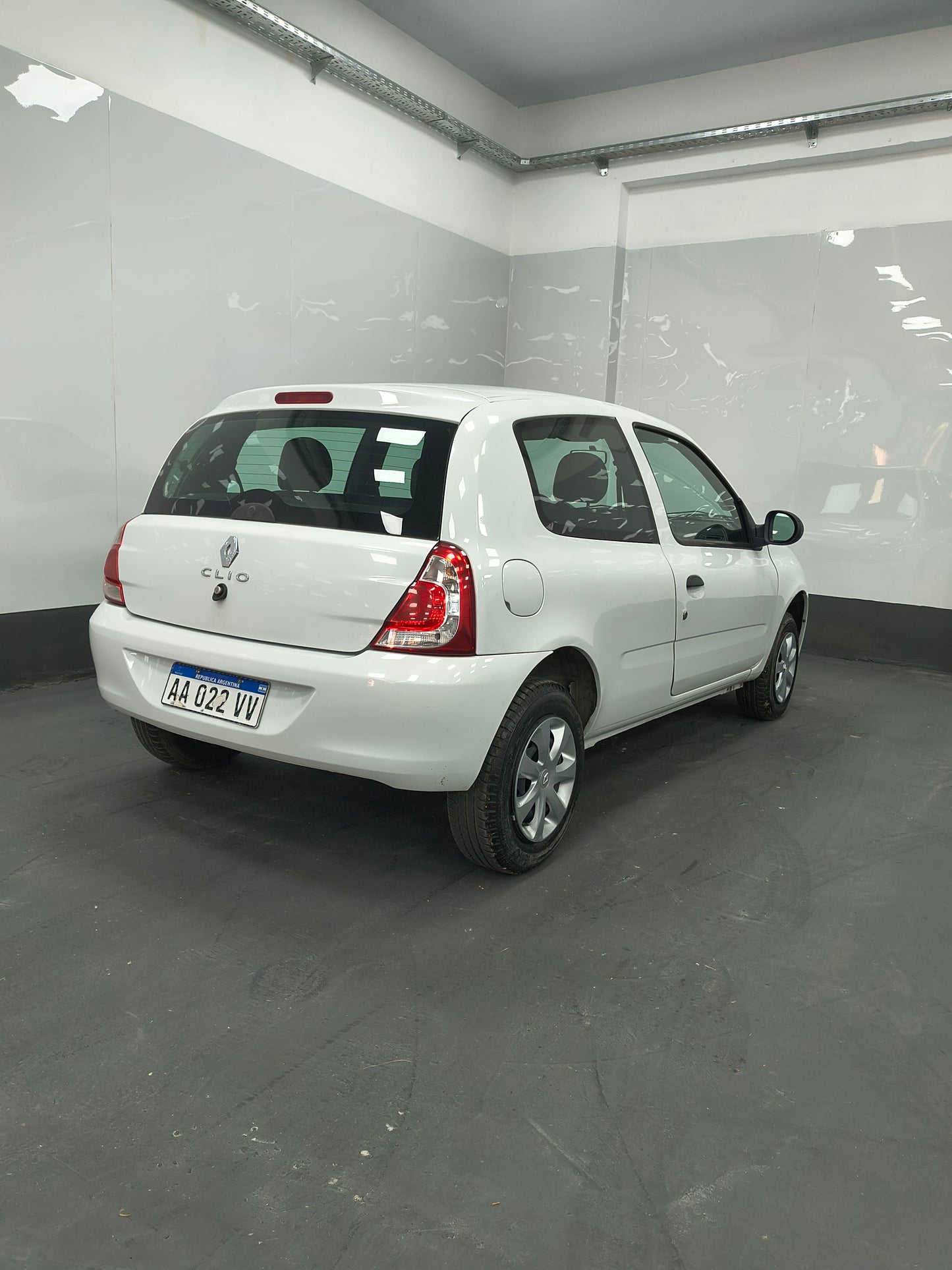 RENAULT CLIO MIO CONFORT - 2016 - 91.000 KMS - Belacar