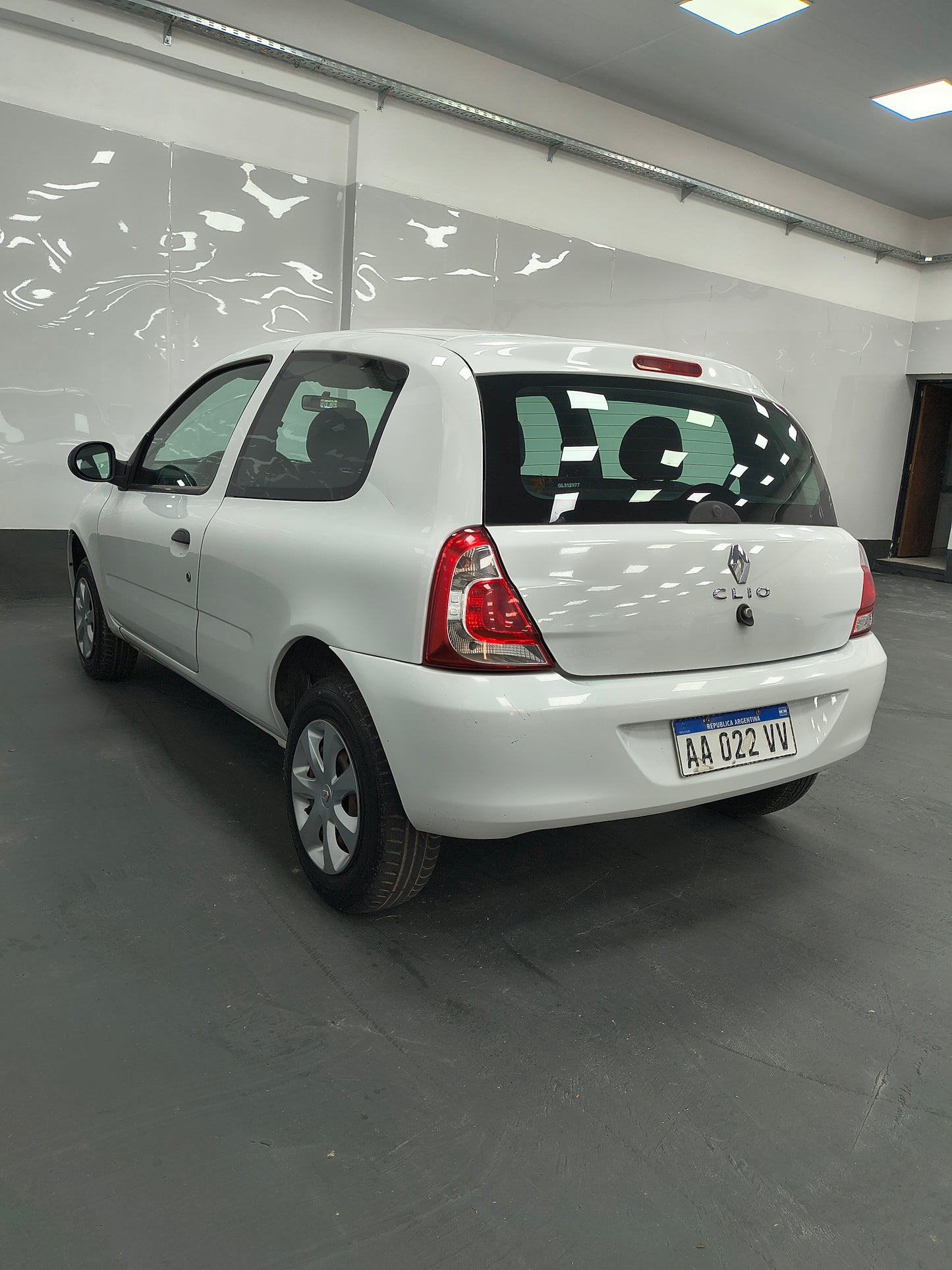 RENAULT CLIO MIO CONFORT - 2016 - 91.000 KMS - Belacar