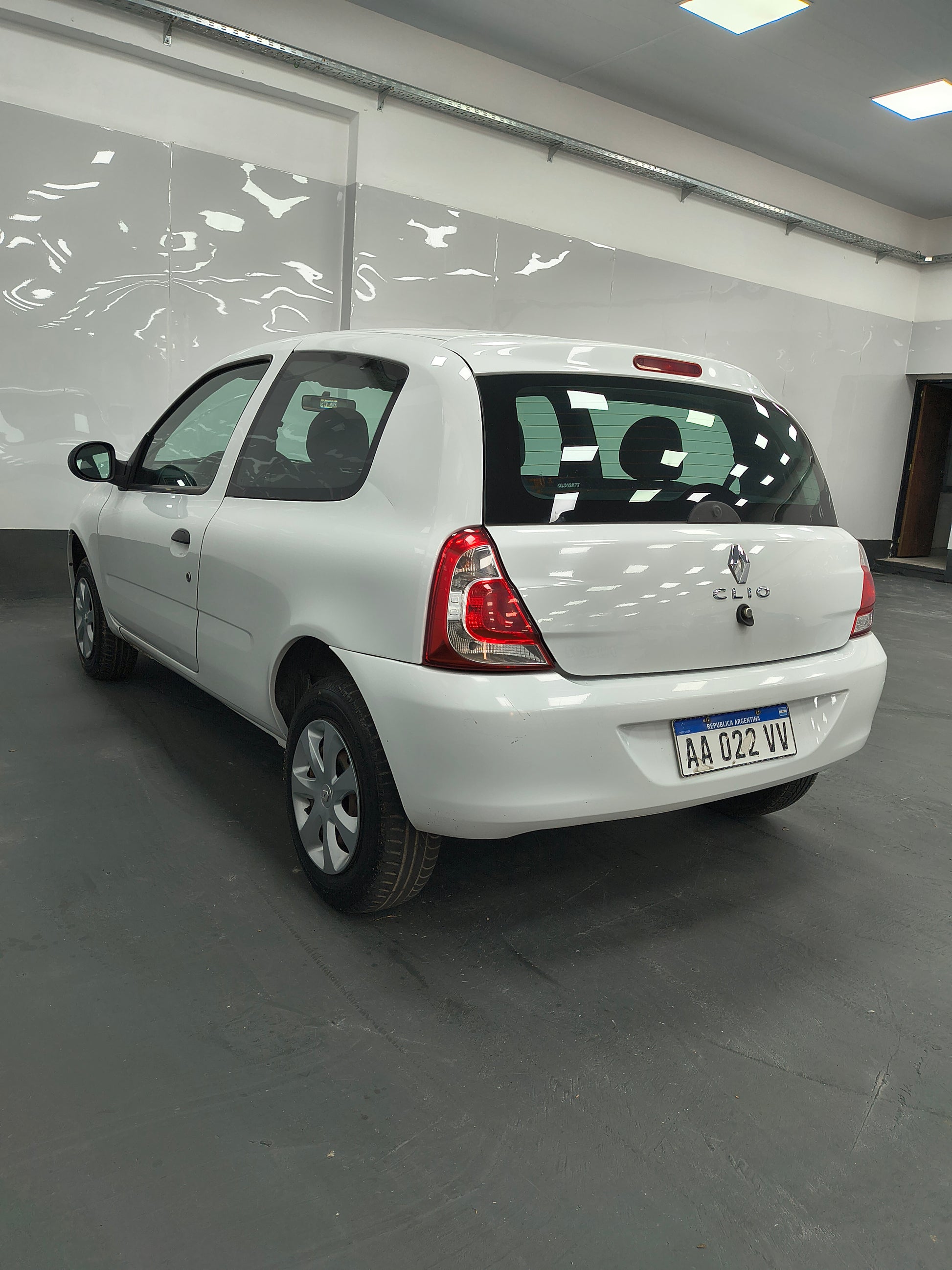 RENAULT CLIO MIO CONFORT - 2016 - 91.000 KMS - Belacar