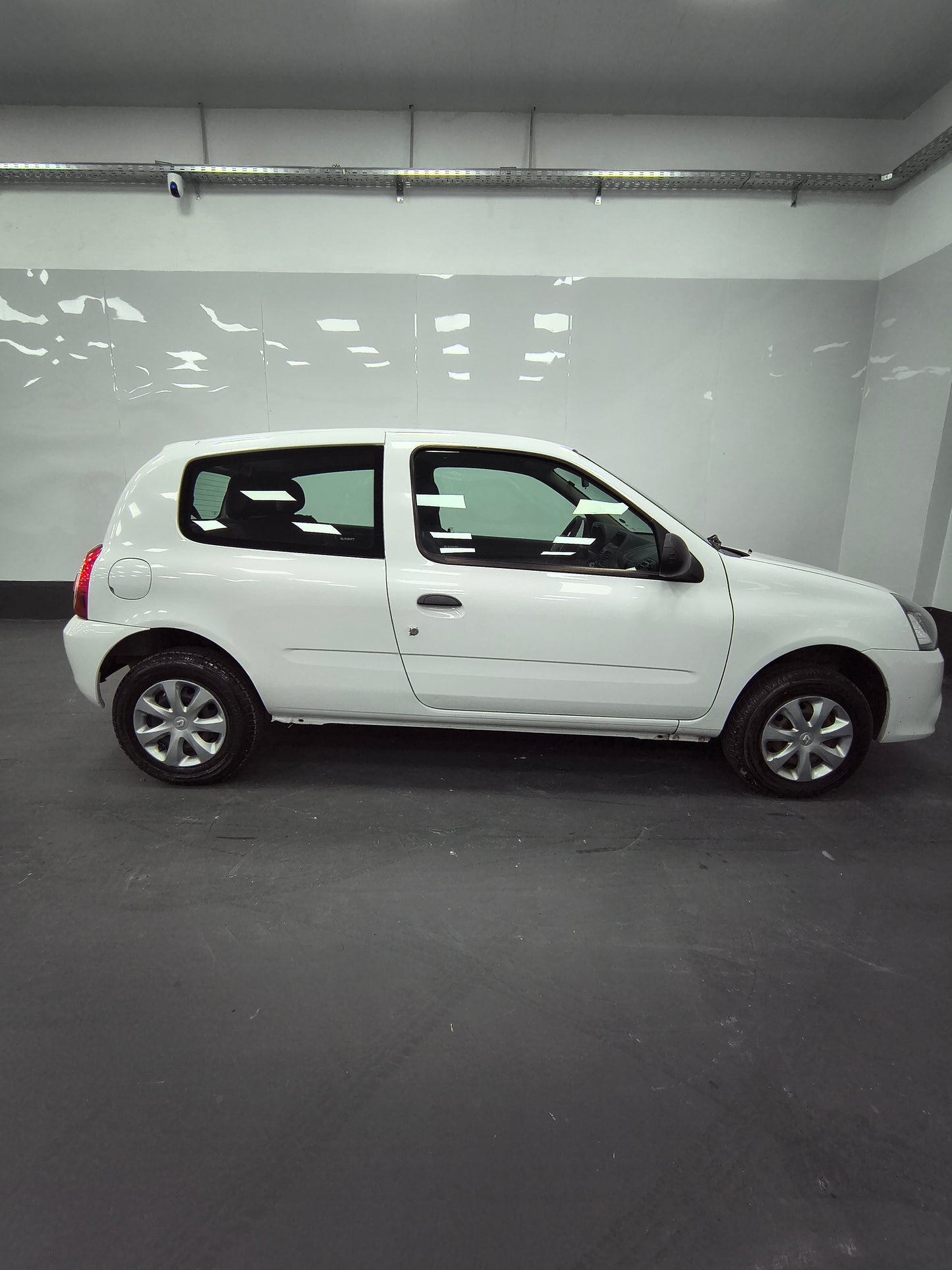 RENAULT CLIO MIO CONFORT - 2016 - 91.000 KMS - Belacar