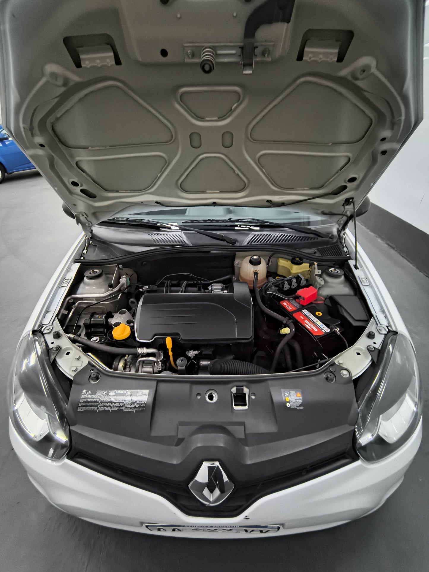 RENAULT CLIO MIO CONFORT - 2016 - 91.000 KMS - Belacar