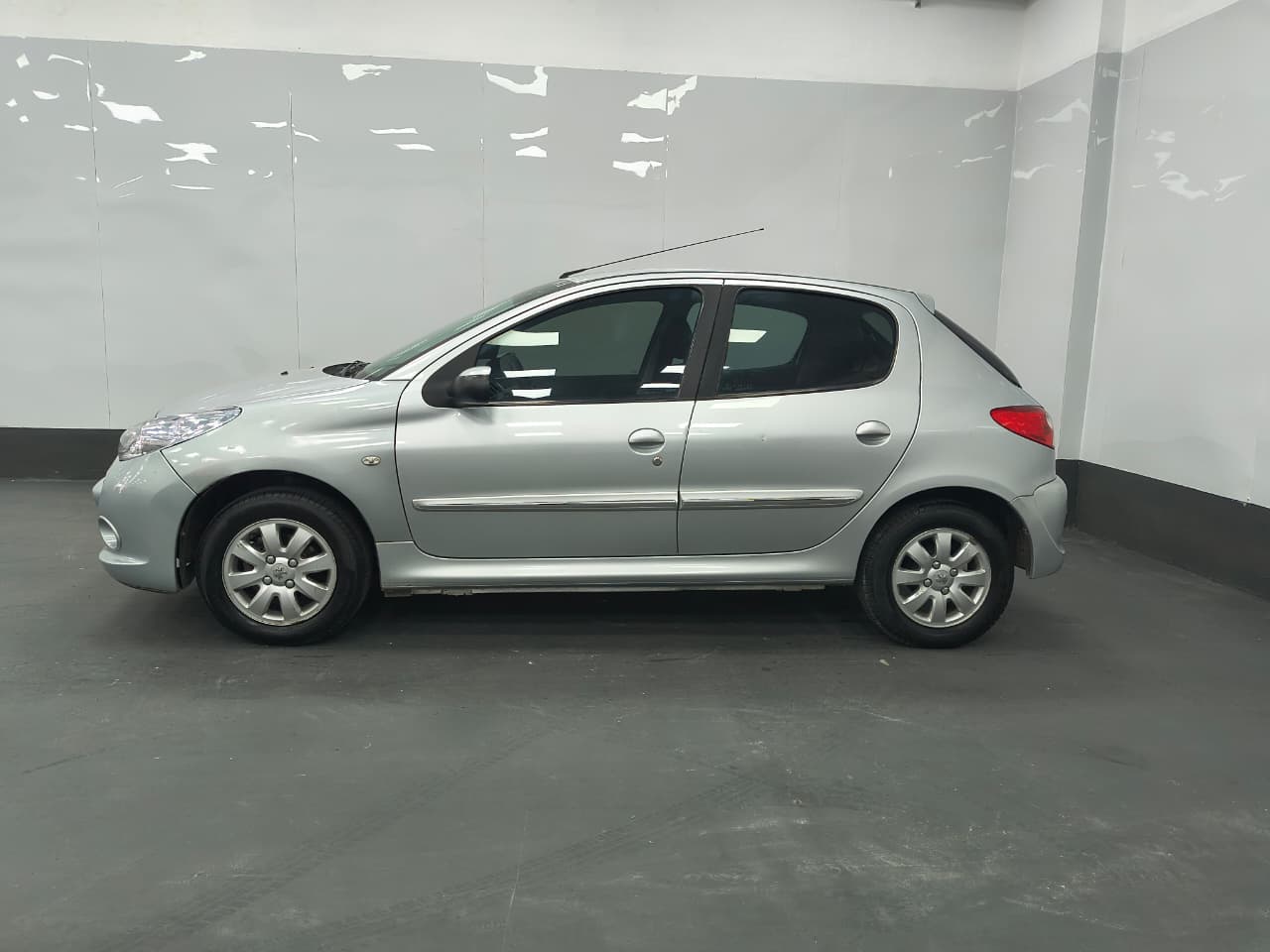 PEUGEOT 207 COMPACT - 2011 - 145.000 KMS - Belacar