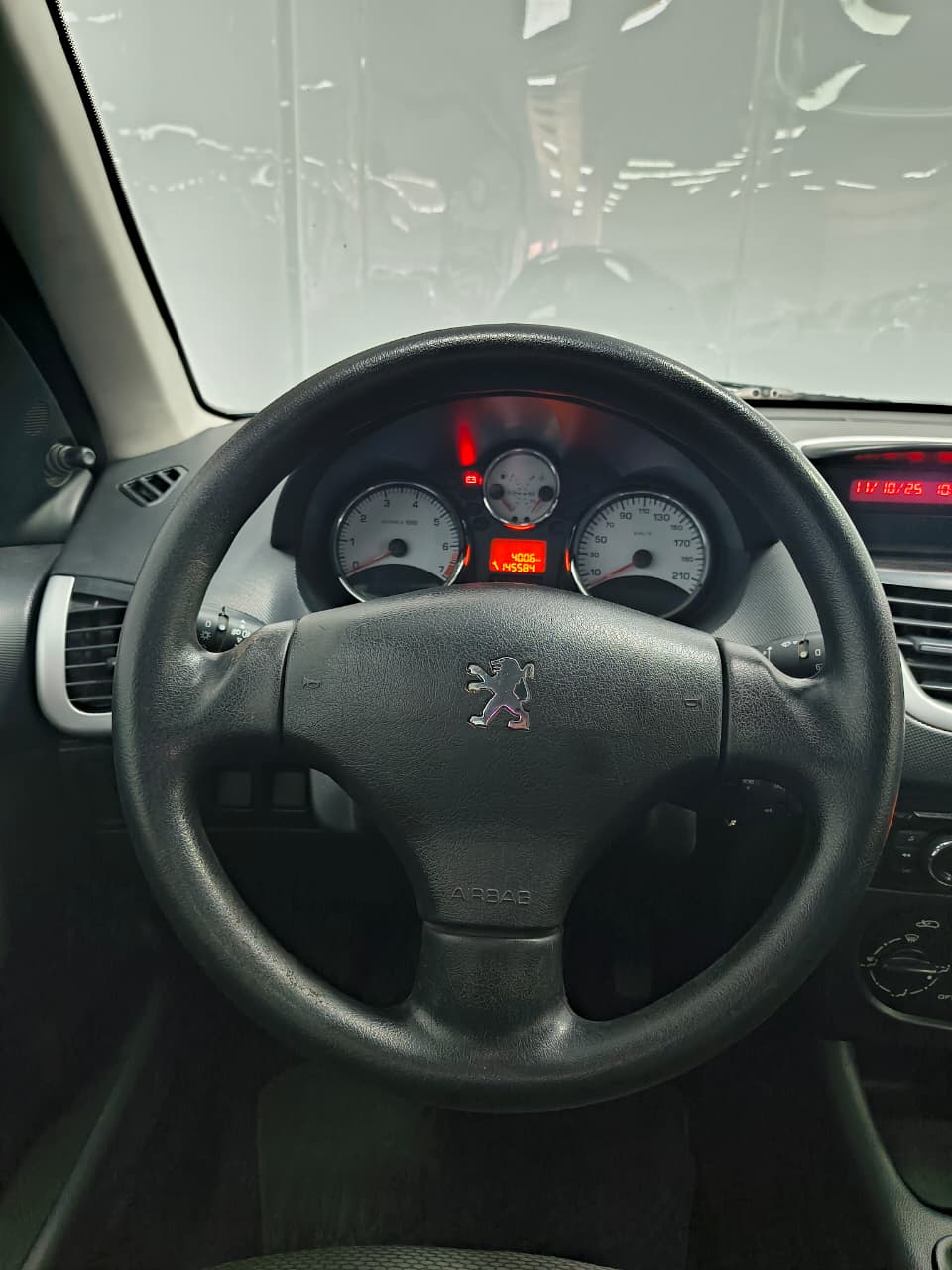 PEUGEOT 207 COMPACT - 2011 - 145.000 KMS - Belacar